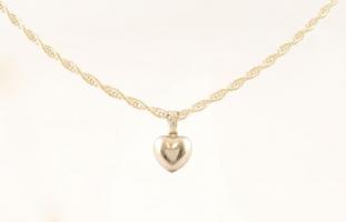 Ezüst(Ag) walles nyaklánc, szív függővel, jelzett, h: 50 cm, 1,9×1,1 cm, nettó: 10 g