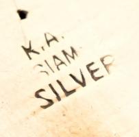 Ezüst(Ag) keleti táncos kitűző, jelzett, 6,5×4,5 cm, nettó: 12,2 g