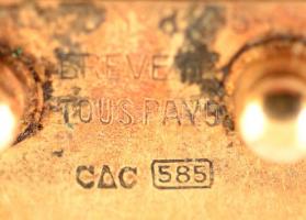 Arany(Au) 14K csatpár, jelzett, nettó: 1,5 g