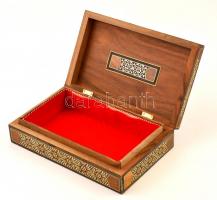 Díszes gyöngyház berakásos, intarziás keleti doboz, 24,5×15×6 cm