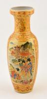 Díszes keleti váza, részben kézzel festett, apró kopásokkal, m: 30,5 cm