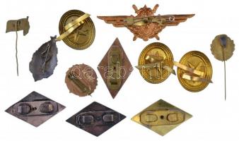 12 db-os vegyes  jelvény és kitűző tétel, közte "Zrínyi Katonai Akadémia", "M.SZ.H.SZ...