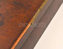 Párbajpisztoly doboza, mahagóni, réz szerelékekkel, kis sérülésekkel, 34×45×11 cm