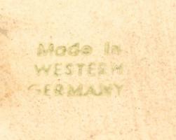 Német ülő akt, fehérmázas, jelzett, máz alatti hajszálrepedésekkel, ragasztott lábbal, m: 40 cm