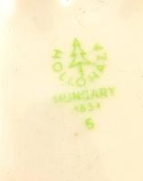 Hollóházi kulacs + Várda Drink kulacs, matricás, jelzettek, apró kopásokkal, az egyik dugója beszoru...