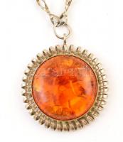 Dekoratív fém nyaklánc borostyán medállal, h: 54,5 cm