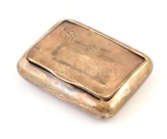 Ezüst(Ag) monogramos dobozka, jelzett, kis horpadással, 9×7×1,5 cm, nettó: 91,9 g