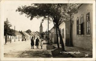 Hadres, Strasse, Kirche / street, church. Foto-Technik A. Stefsky