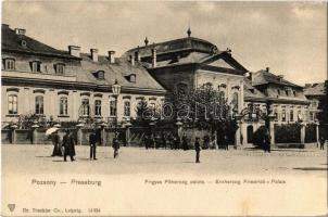 Pozsony, Pressburg, Bratislava; Frigyes főherceg palota, rendőr / Erzherzog Friedrich Palace, policeman
