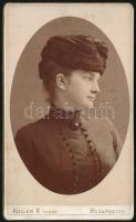 1895 Ábrahámfalvi Ugron Margit (1868-?) erdélyi nemes fotója Koller műterméből, hátoldalon feliratozva, 10,5×6,5 cm