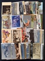 88 db RÉGI motívumlap, vegyes minőség: erotikus, művész, üdvözlő, pár litho / 88 pre-1945 motive postcards in mixed quality: erotic, art, greeting, some lithos