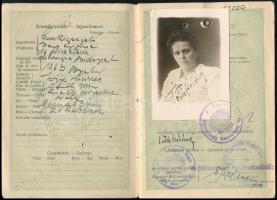 1927 Fényképes magyar útlevél bankigazgató felesége részére, csehszlovák, lengyel, osztrák bejegyzés...