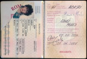 1996-2000 Fényképes román útlevél, magyar munkavállalói vízumokkal, bejegyzésekkel + román személyi ...