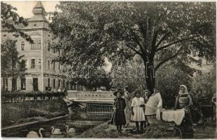 1917 Szombathely, Deák park, babakocsi, üzlet. Dukesz Jenő kiadása