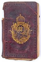 1886 Magyar katonai jegyzéknaptár, érdekes feljegyzésekkel, sérült, részben elválló bőrkötésben