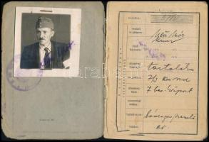 1944 Munkaszolgálatos fényképes zsoldkönyve, elváló papírkötésben