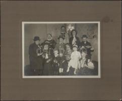 cca 1930 Farsangi csoportképek, 2 db fotó, kartonra ragasztva, hátulján feliratozva, 13×18cm