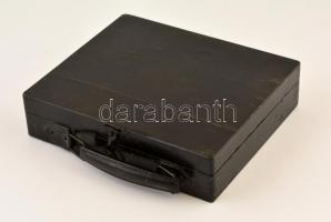 1953 Magyar gyártmányú lövegcélzó műszer. Eredeti dobozában