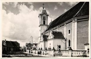 Gyergyószentmiklós, Gheorgheni; Római katolikus templom, automobil / Catholic church, automobile