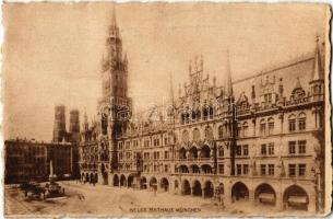 München, Munich; Neues Rathaus / town hall (worn edges)