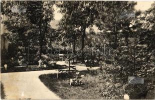 1931 Sopron, Szent Orsolya rendiek intézete, kert részlet. Stagl fényképész kiadása