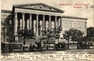 1909 Budapest VIII. Nemzeti Múzeum, lovaskocsik. Divald Károly (kis szakadás / small tear)