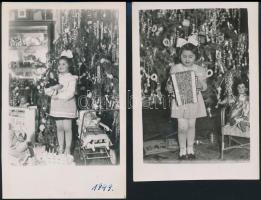 1949 Karácsony, kislány a játékaival, 2 db fotólap, 9×14 cm