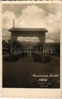 1943 Kovászna-fürdő, Baile Covasna; Fő tér, Székely kapu. Turul Foto, Hadnagy Bazár kiadása / main square, gate (EK)