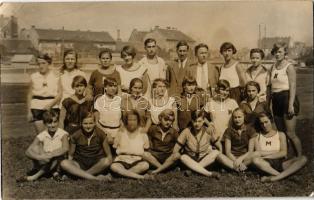1927 Női atlétikai verseny, csoportkép / Womens Athletics Competition, gorup photo. (EK)