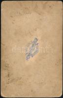 cca 1900 Férfi és nő portréja, keményhátú fotó Mayer Béla műterméből, 21×13,5 cm