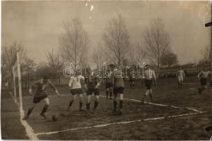1925 Nyíregyháza, NYVSC (Nyíregyházi Vasutas Sport Club) - NYKISE (Nyíregyházi Kereskedők és Iparosok Sport Egyesület) labdarúgó mérkőzés / Hungarian football match. photo (non PC) (vágott / cut)