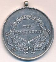 1914. "Ferenc József I. osztályú Ezüst Vitézségi Érem" peremén jelzett Ag kitüntetés mells...