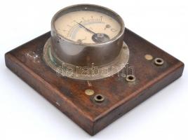 Régi voltmérő, 11×11 cm