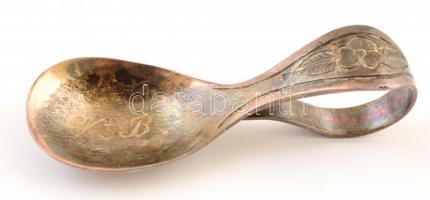 Ezüst(Ag) kanál, jelzett, h: 7 cm, nettó: 16,9 g + fém serlegecske, m: 6,5 cm