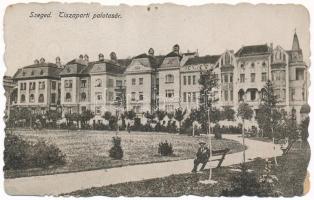 Szeged, Tiszaparti palotasor (apró lyuk)