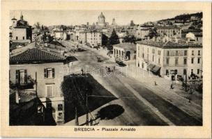 Brescia, Piazzale Arnaldo / square, tram
