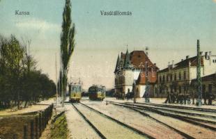 Kassa, Kosice; vasútállomás, villamosok / Bahnhof / railway station, trams (kopott sarkak / worn corners)
