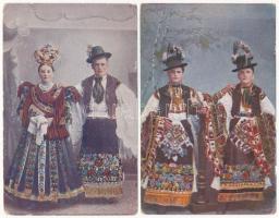 8 db főleg régi magyar népviseletes motívumlap / 8 mainly pre-1945 Hungarian folklore motive cards