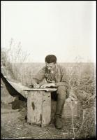 cca 1942 Thöresz Dezső (1902-1963) békéscsabai gyógyszerész és fotóművész szolgálatot teljesített eg...