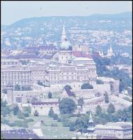 cca 1988 Budapesti épületek, városképek, 13 db professzionális minőségű, vintage diapozitív felvétel...