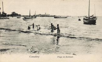 Conakry, Plage de Bulbineh / beach, sailboats