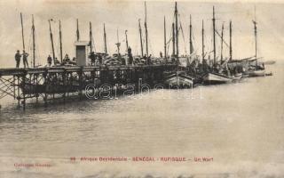 Rufisque, Un Warf / pier, sailboats