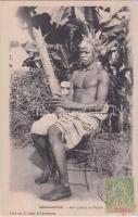 1909 Bara jouant du Valiha / Bara man with valiha, Madagascar folklore. TCV card, 1909 Madagaszkári folklór, TCV card