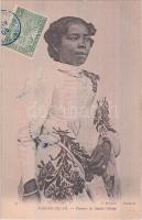 1905 Madagaszkári folklór. TCV card, 1905 Femme de Sainte-Marie / woman from Sainte-Marie, Madagascar folklore. TCV card
