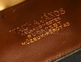 Wacha keménykalap, belső méret: 18×16 cm