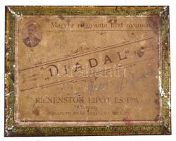 Diadal magyar ruggyanta kézi nyomta fém dobozban, 18×14 cm
