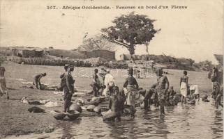 1929 Femmes au bord dun Fleuve / washing women at the river, Senegalese foklore (small tear)