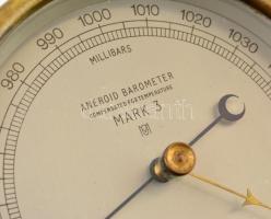 Hajós aneroid barométer, működik, jelzett (angol OM), egyik mutató elengedett, d :13,5 cm cm