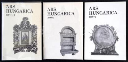 Ars Hungarica XXV. évf. 1997/1-2., és XXVII. évf. 1999/1-2. Szerk.: Timár Árpád. Kiadói papírkötésekben, az egyikben intézményi bélyegzővel.
