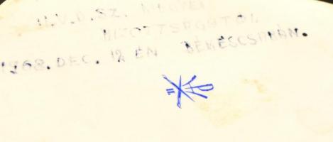 Herendi Viktória mintás porcelán tálka, kézzel festett, jelzett, kis kopásnyomokkal, 13,5×9 cm